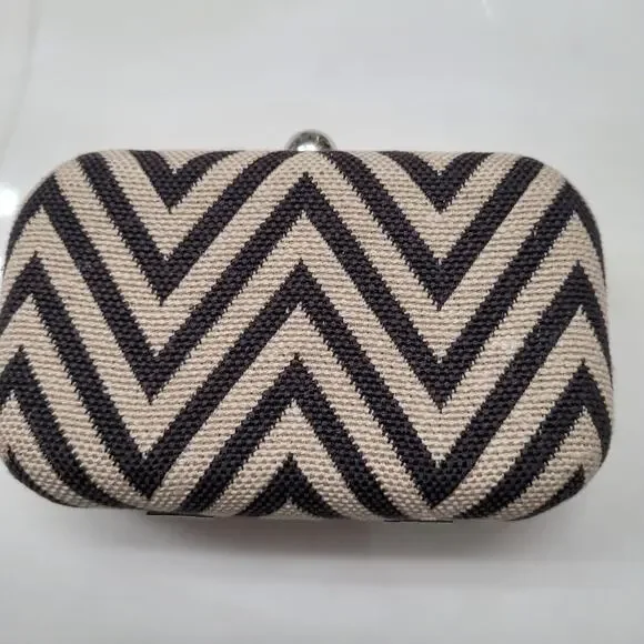 Ann Taylor Chevron Style Print Black & Tan Clutch - Picture 8 of 8